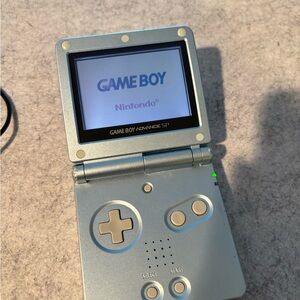 Nintendo Game Boy Advance SP - Light Blue